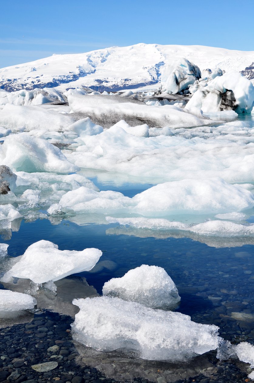 Jéghegyek és jégtáblák a Jokulsarlon-gleccser lagúnánál, Izlandon (fotó) alkotó: Unbekannter Künstler