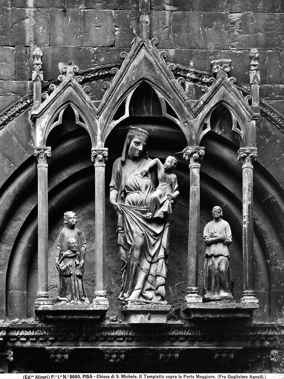 Madonna gyermekkel és két szenttel. Guglielmo Agnelli szerzetes festménye a főkapu feletti kis templomban, a San Michele-templomban Borgoban, Pisában. alkotó: Unbekannt