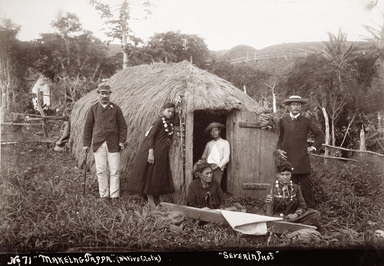 Tappa készítése, egy natív ruha, 1875 körül (szépia fotó) alkotó: Unbekannt