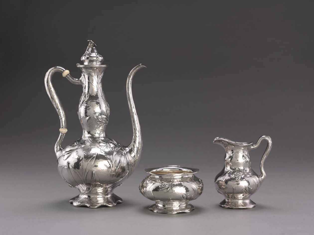 Hammered Coffee Service: Coffee Pot, 1900-1910 körül alkotó: Unbekannt