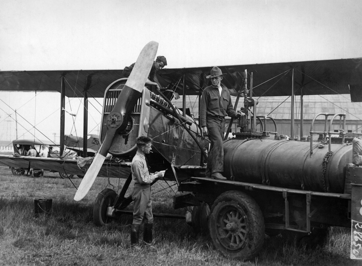Mitchel Field (Long Island), USA, július 15 alkotó: William M. Timlin
