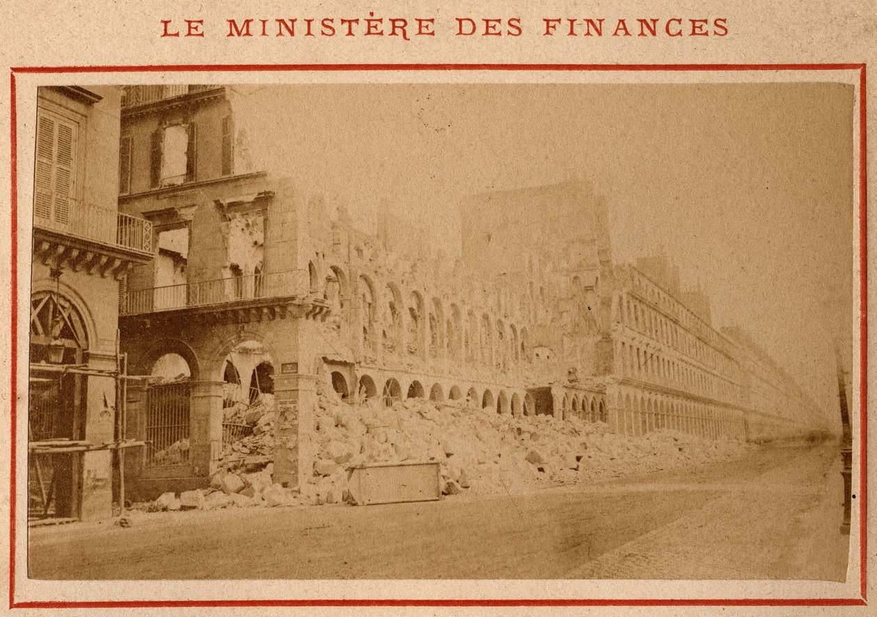 Párizs városa (1871): a pénzügyminisztérium képe Párizsban 1871 májusában. Pierre Pepetit fényképe. Nyomtatás kartonra, Dim. 9x5,4 cm alkotó: Unbekannt