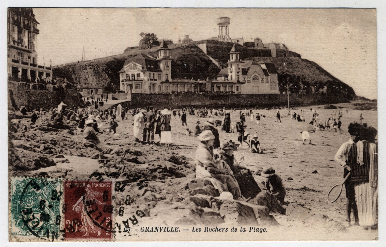 Normandia, Manche (50), Granville: a tengerpart sziklái – 1926-os képeslap alkotó: William M. Timlin