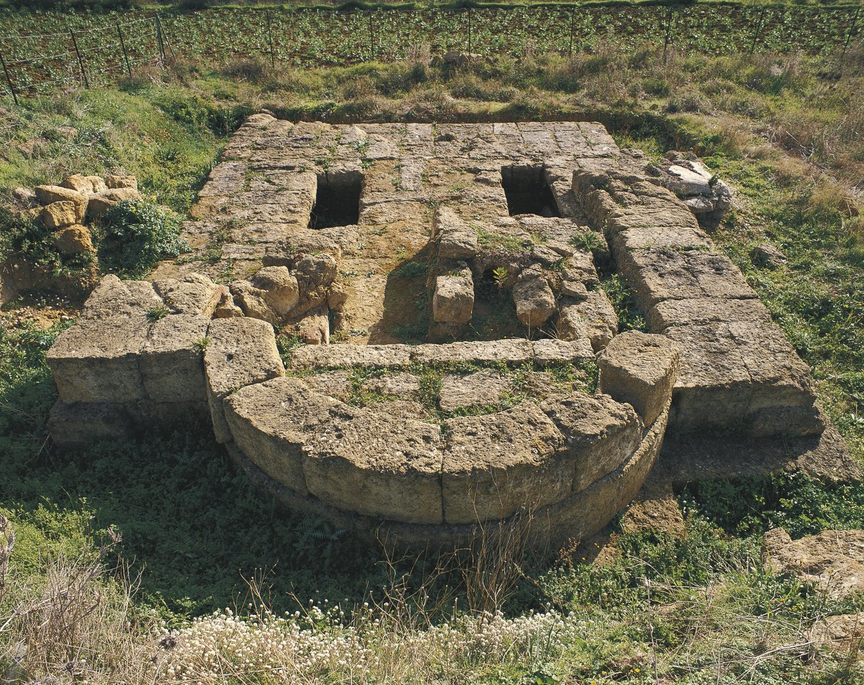 A bazilika régi romjai, a templomok völgye, Agrigento, Szicília, Olaszország alkotó: Benjamin Baud