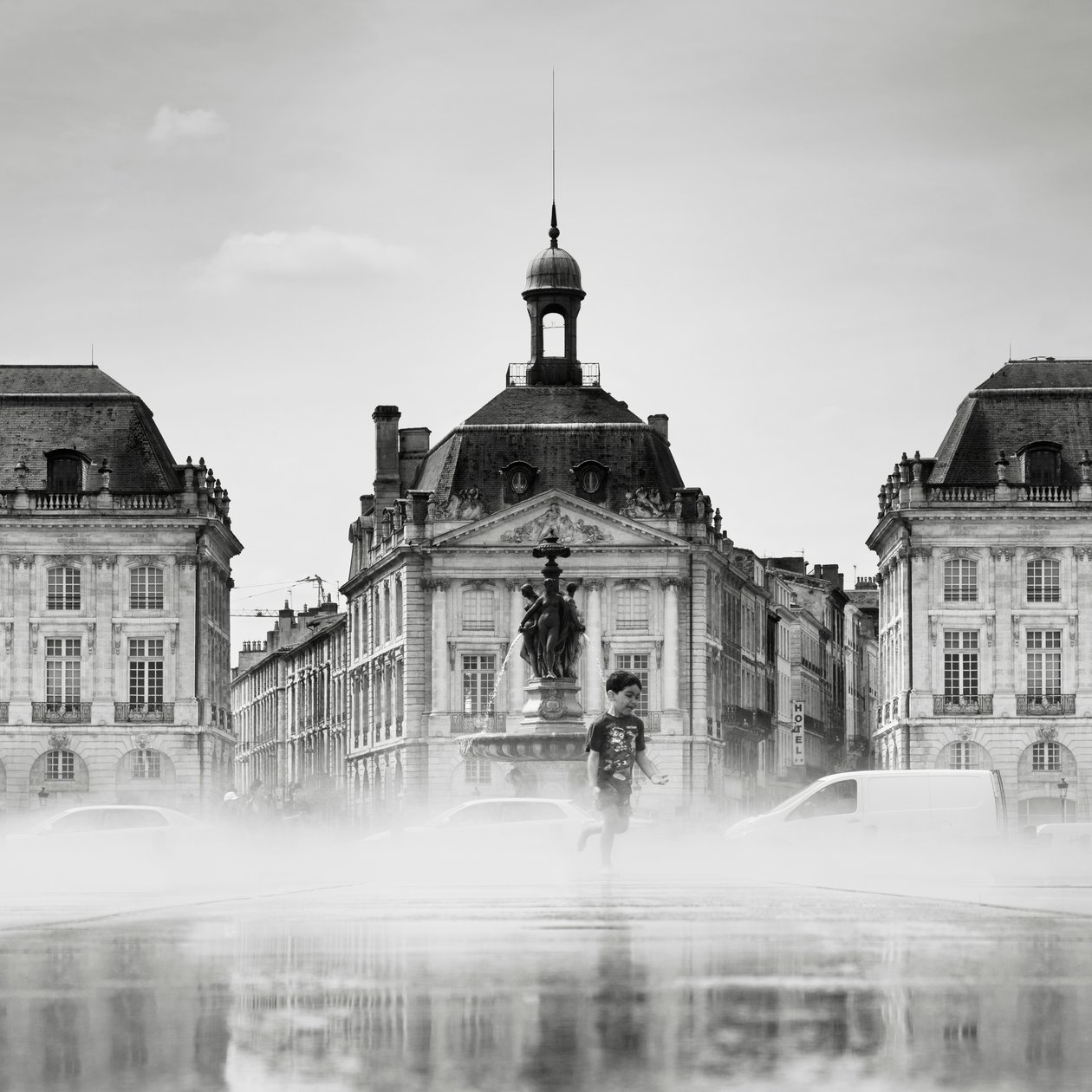 Place de la Bourse, Franciaország, 2012 (f/w fotó) alkotó: Leopold Blonder