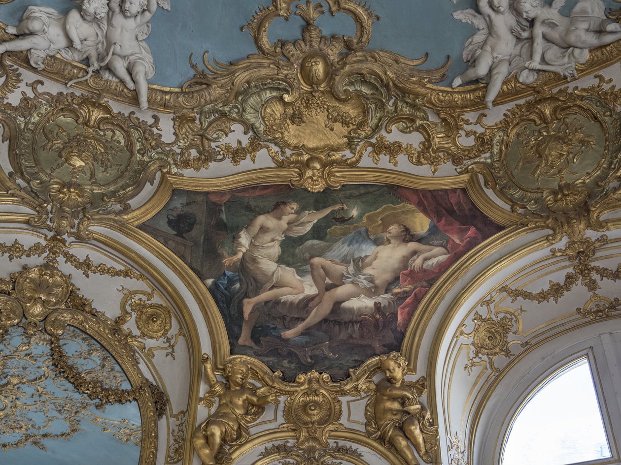 Psyche felemeli a lámpáját, hogy a menyasszonyát szemlélje. Charles Joseph Natoire (1700-1777) festménye alkotó: Unbekannt