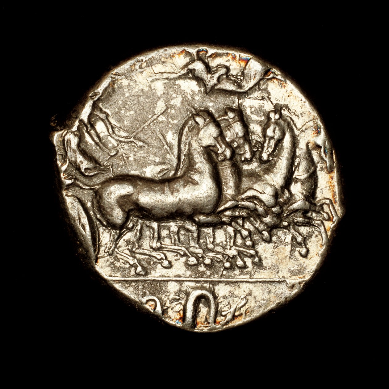 Ritka ókori görög érme, Szirakuszai, ezüst tetradrachma, Nike megkoronázza a győztes szekerest babérkoszorúval Kr.e. 450 körül (fotó) alkotó: Unbekannter Künstler