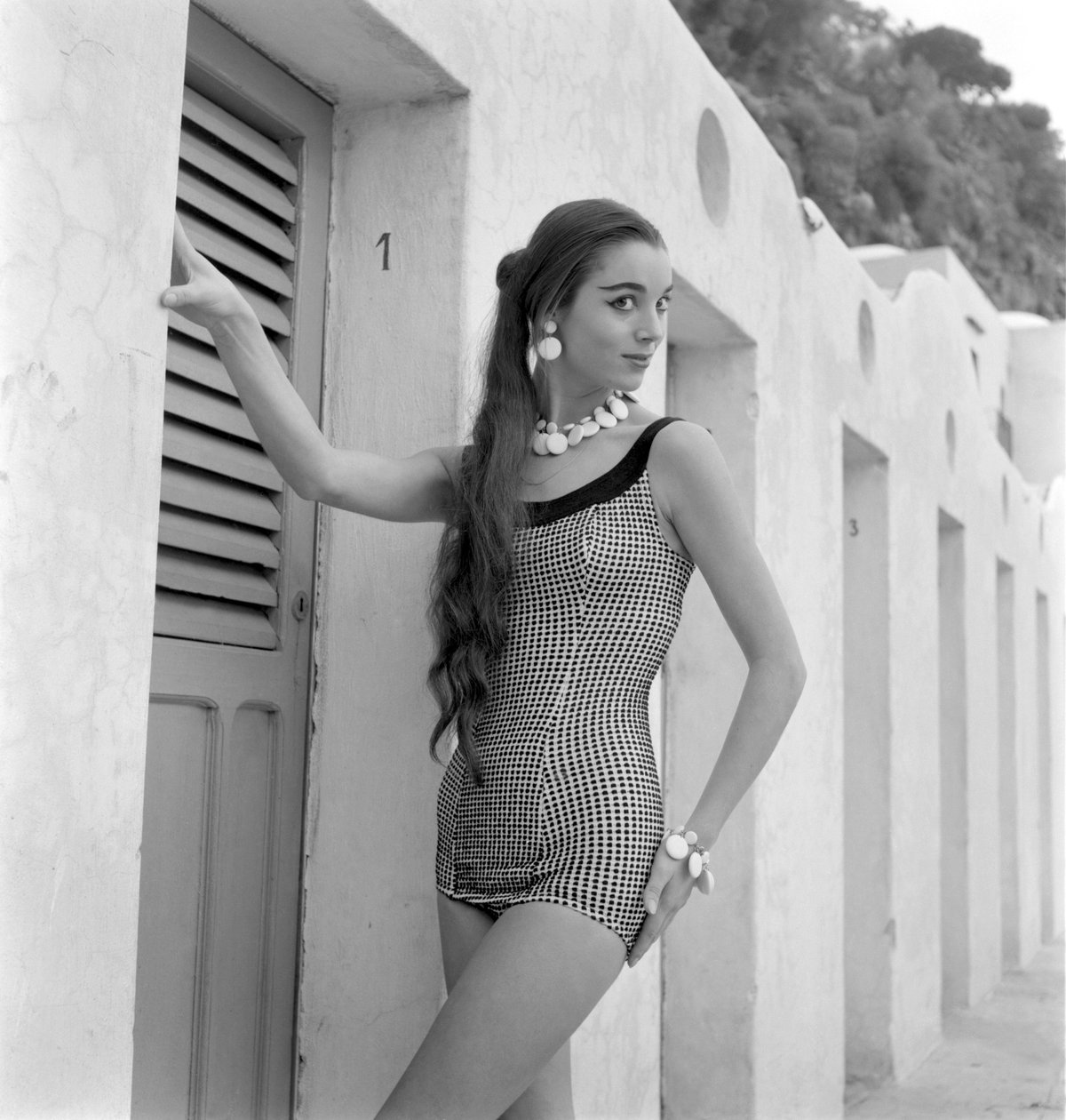ELSA MARTINELLI SZÍNÉSZNŐ ÉS DIVATMODELL - 1954 alkotó: Unbekannt