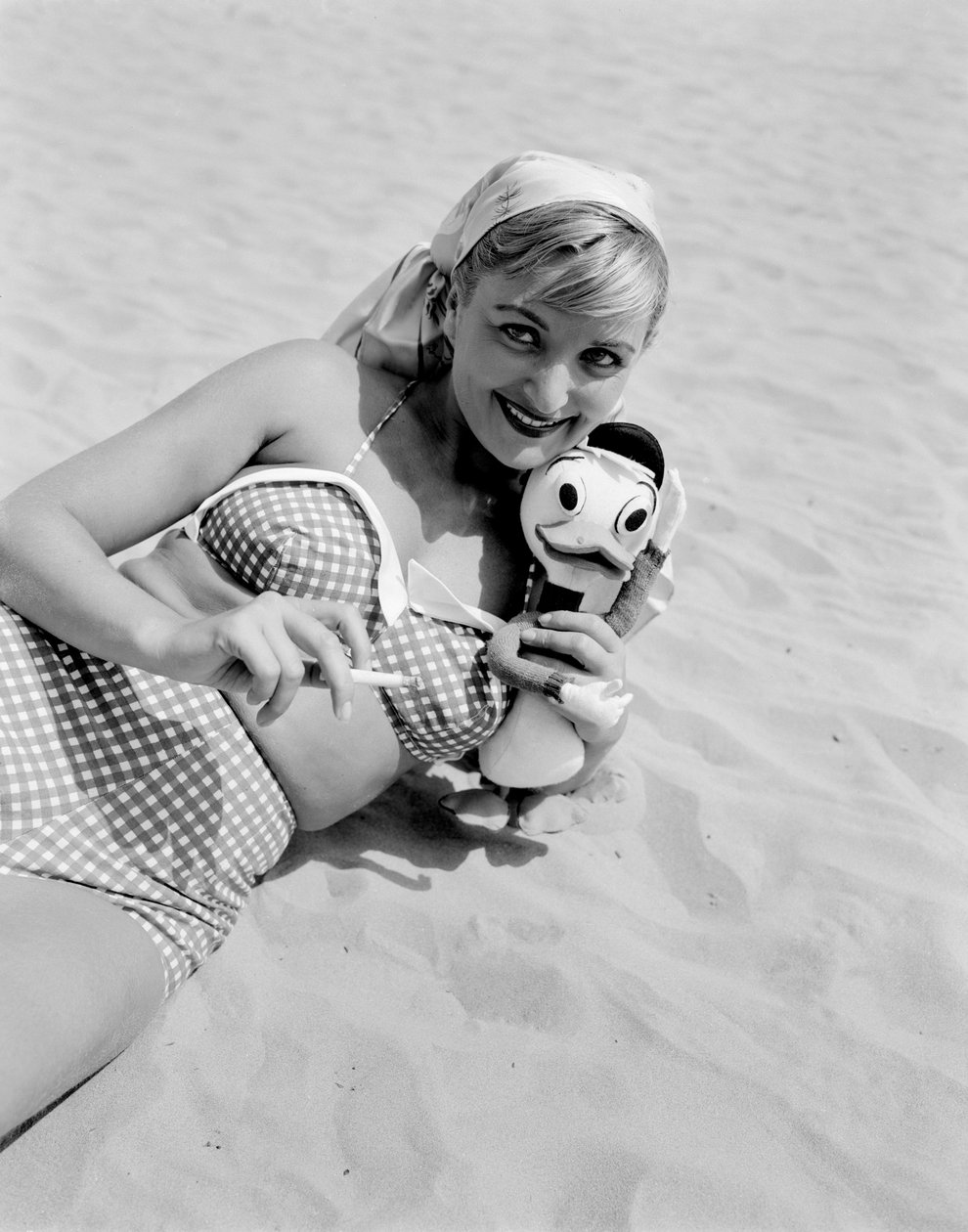 ELENA GIUSTI SZÍNÉSZNŐ A VELENCE LIDO STRANDON - 1951 alkotó: Unbekannt