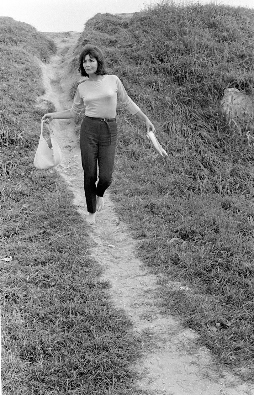 AZ ÉNEKESnő JULIETTE GRECO MALAMOKKÓBAN (VELENCE) - 1965 kb. alkotó: Unbekannt
