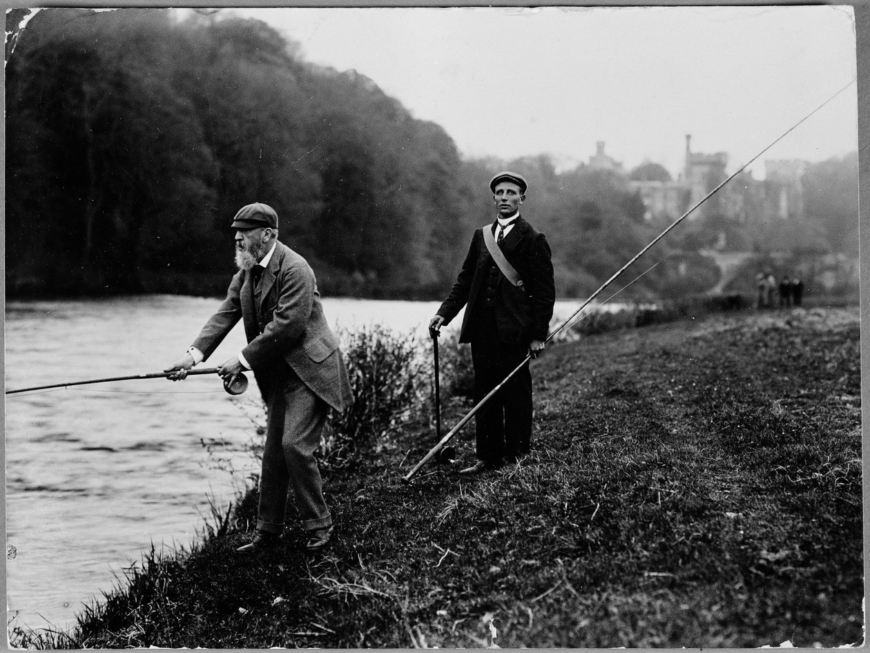 Devonshire 8. hercege a Blackwateren horgászva Lismore kastéllyal a háttérben, 1889 körül (f/w fotó) alkotó: William M. Timlin