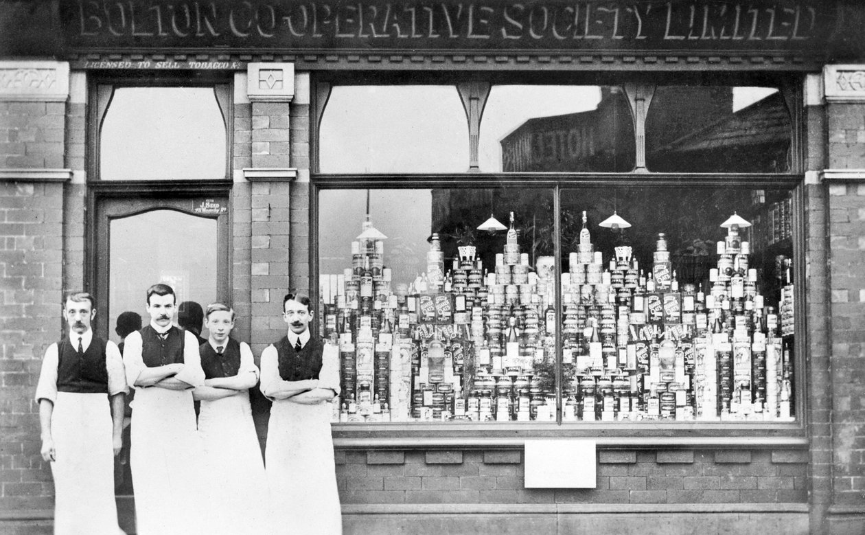 Egyesült Királyság: A Bolton Co-operative Society Shop alkotó: Unbekannt