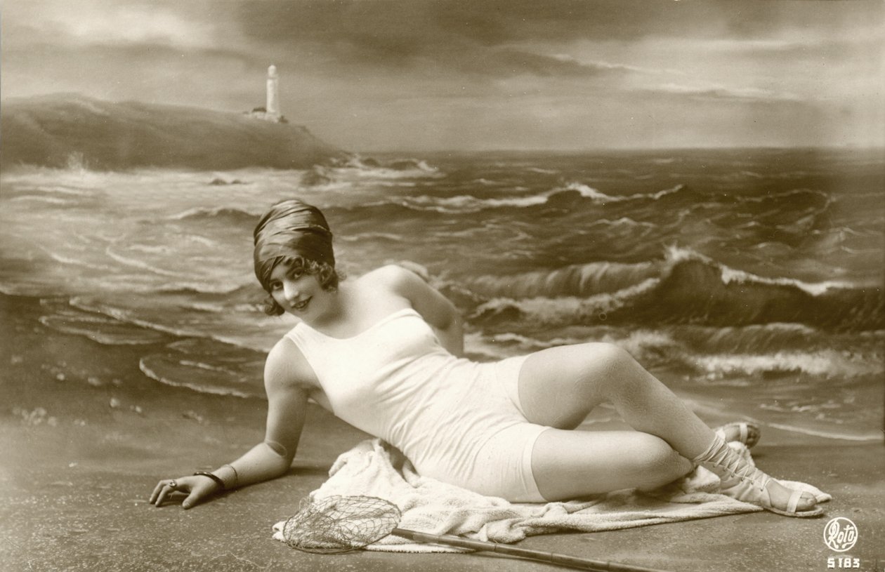 fürdőruhás nő, c. 1900-as évek eleje (képeslap) alkotó: Alec Hunter
