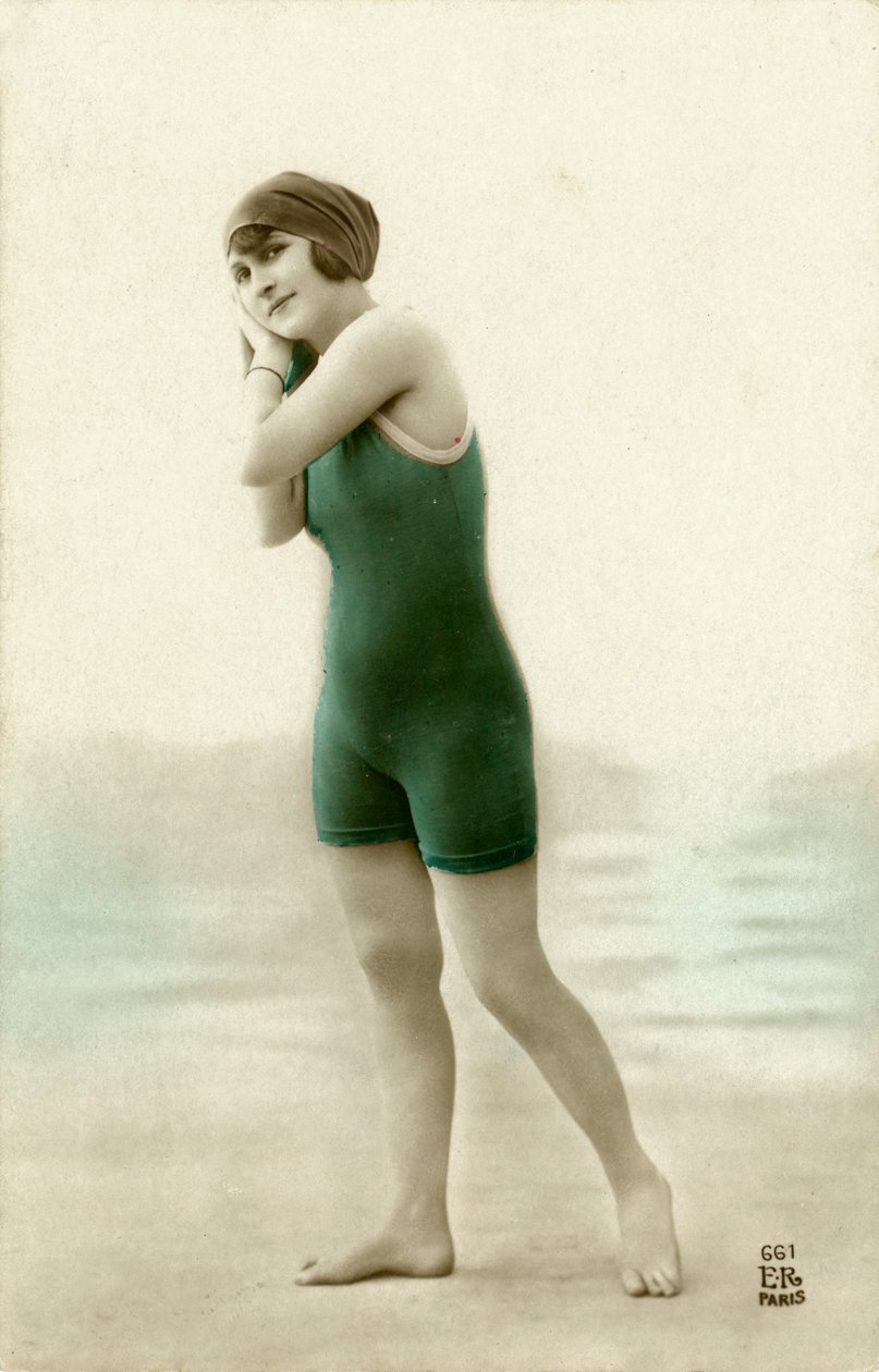 fürdőruhás nő, c. 1900-as évek eleje (képeslap) alkotó: Alec Hunter