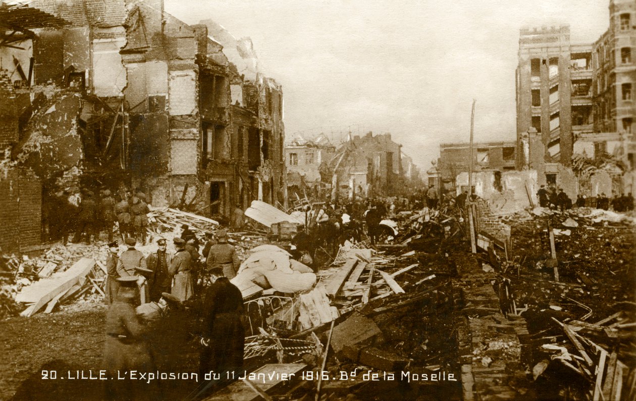 1. világháború: Lille az 1916. január 11-i robbanás után (képeslap) alkotó: Unbekannter Künstler