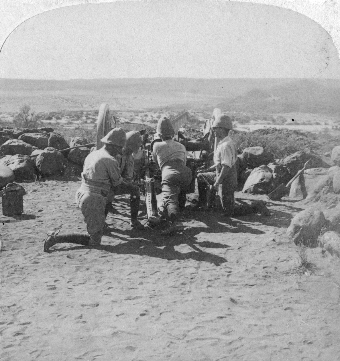 Brit tüzérség akcióban, Dél-Afrika, 2. búr háború, 1900. február 6 alkotó: Underwood and Underwood