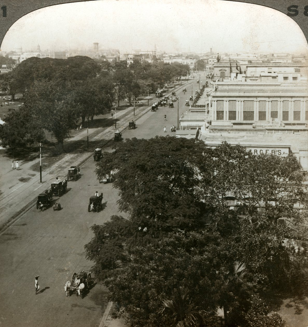 Chowringhee Road, Calcutta, India, 1900-as évek. alkotó: Underwood and Underwood