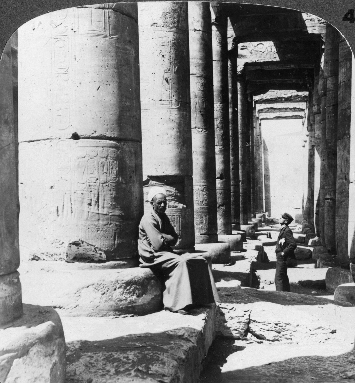I. Sethos nagy templomának oszlopai, Abydos, Egyiptom, 1905. alkotó: Underwood and Underwood