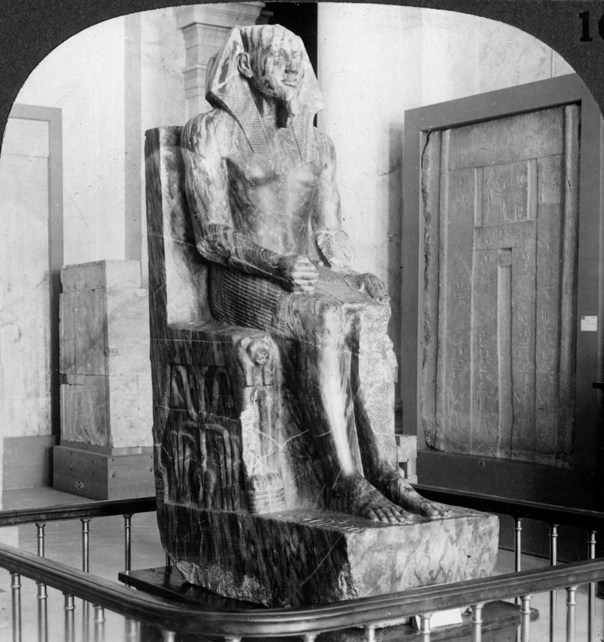Khafre király diorit szobra, a második gizehi piramis építője, Kairó, Egyiptom, 1905. alkotó: Underwood and Underwood