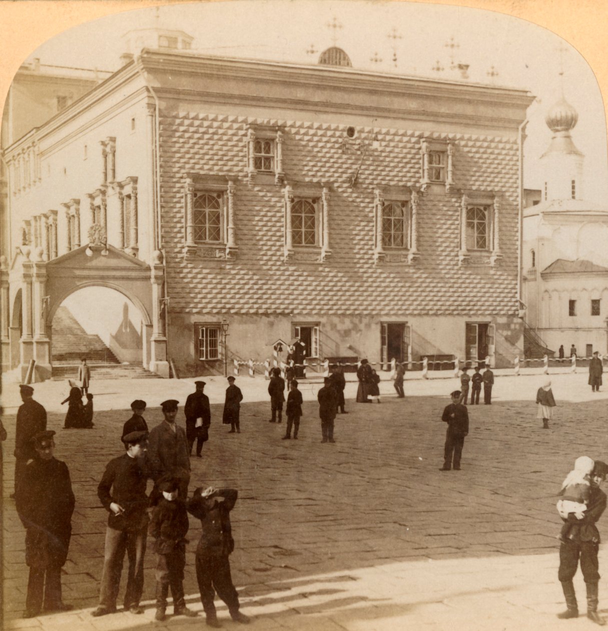 Híres vörös lépcsőház és régi palota, Moszkva, Oroszország, 1900. alkotó: Underwood and Underwood