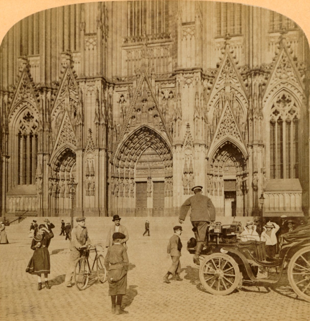 Fő portál és igényesen díszített homlokzat, katedrális, Köln, Németország, 1902. alkotó: Underwood and Underwood