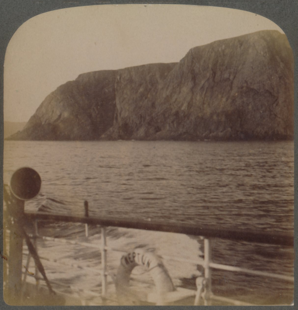 North Cape - nyugatról - az Éjféli Nap földje...Észak-Norvégia, 1902. alkotó: Underwood and Underwood
