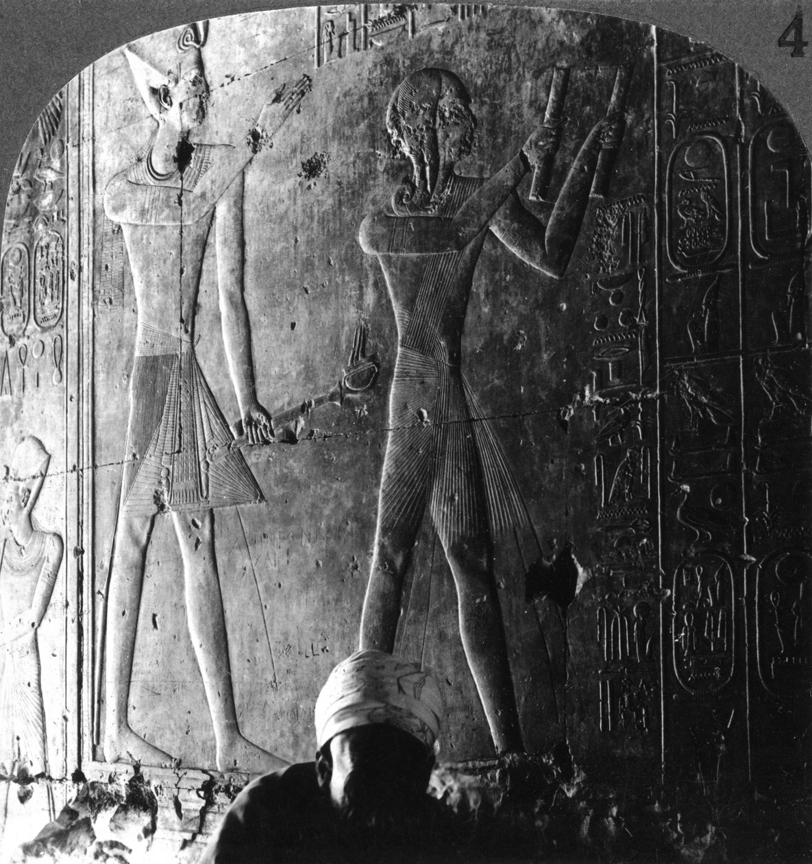 I. Sethos és fia, II. Ramszesz őseiket imádják, Abydos, Egyiptom, 1900 körül. alkotó: Underwood and Underwood
