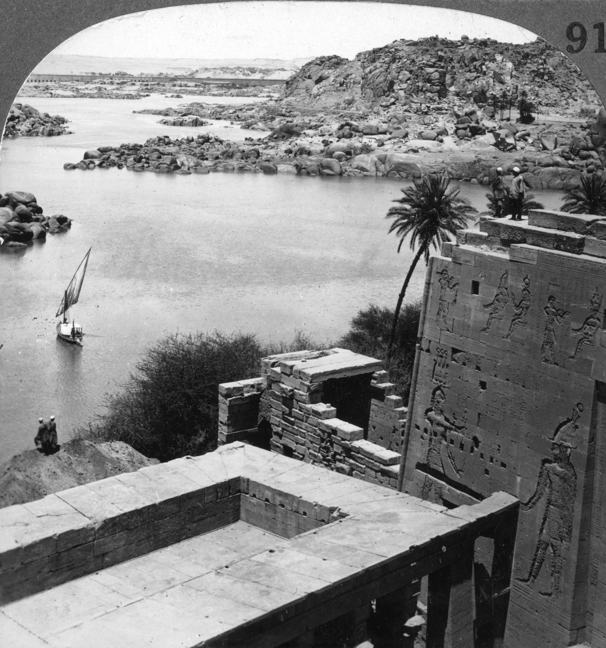 Az asszuáni gát a Philae templomból nézve, Egyiptom, 1905. alkotó: Underwood and Underwood