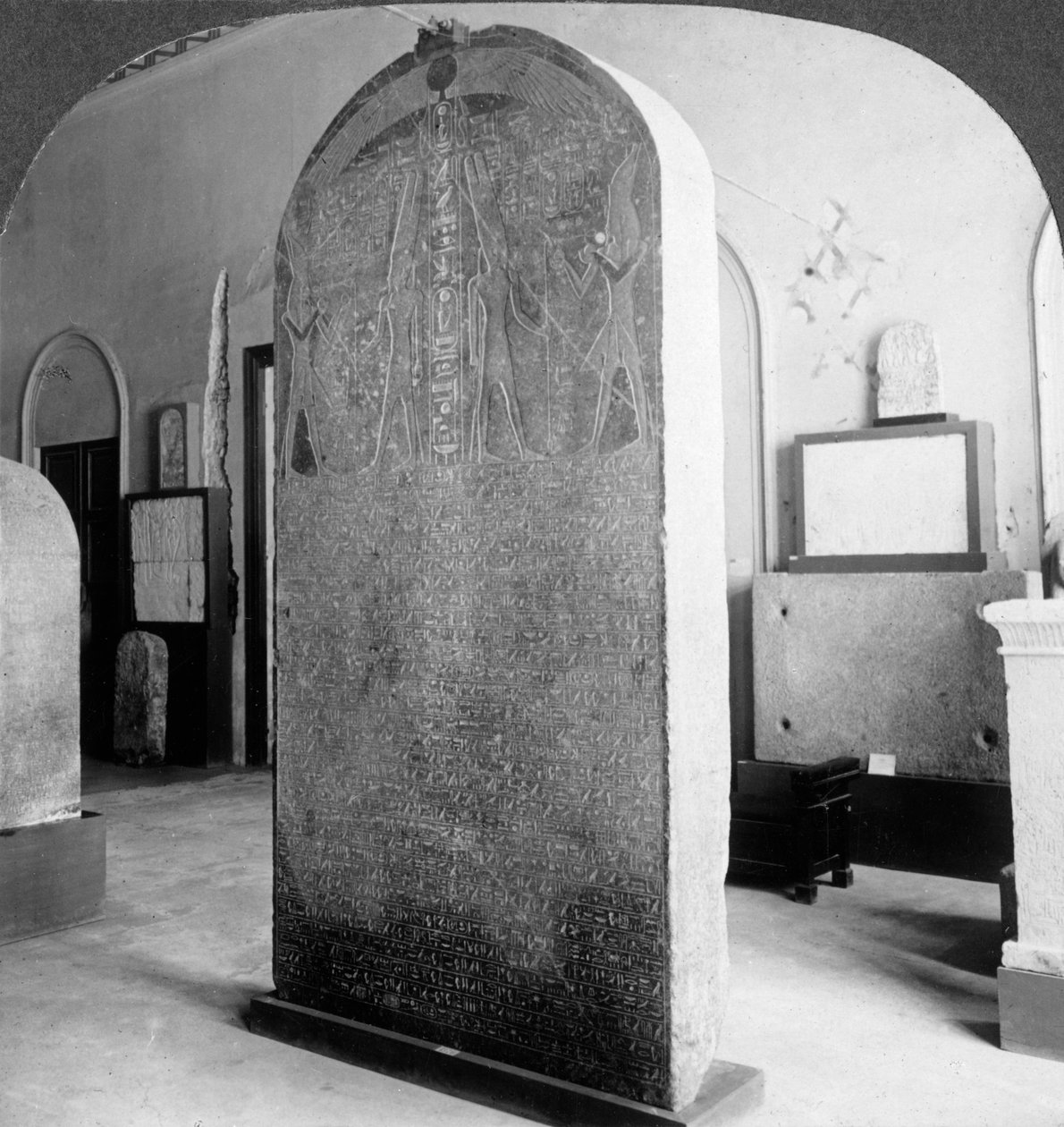 Amenophis III sztelája, Kairói Múzeum, Egyiptom, 1905. alkotó: Underwood and Underwood