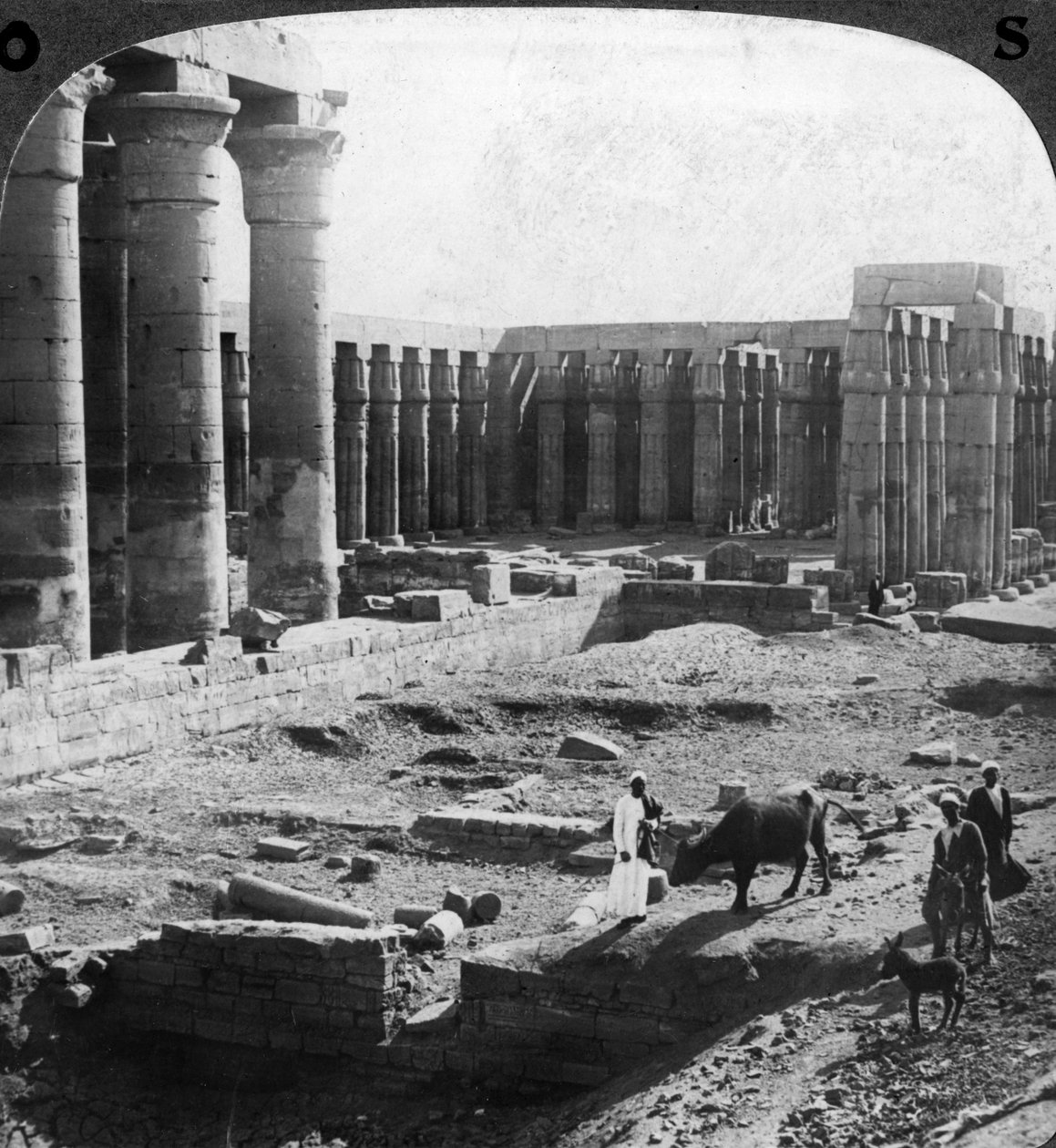 Luxor temploma, Théba, Egyiptom, 1900 körül. alkotó: Underwood and Underwood