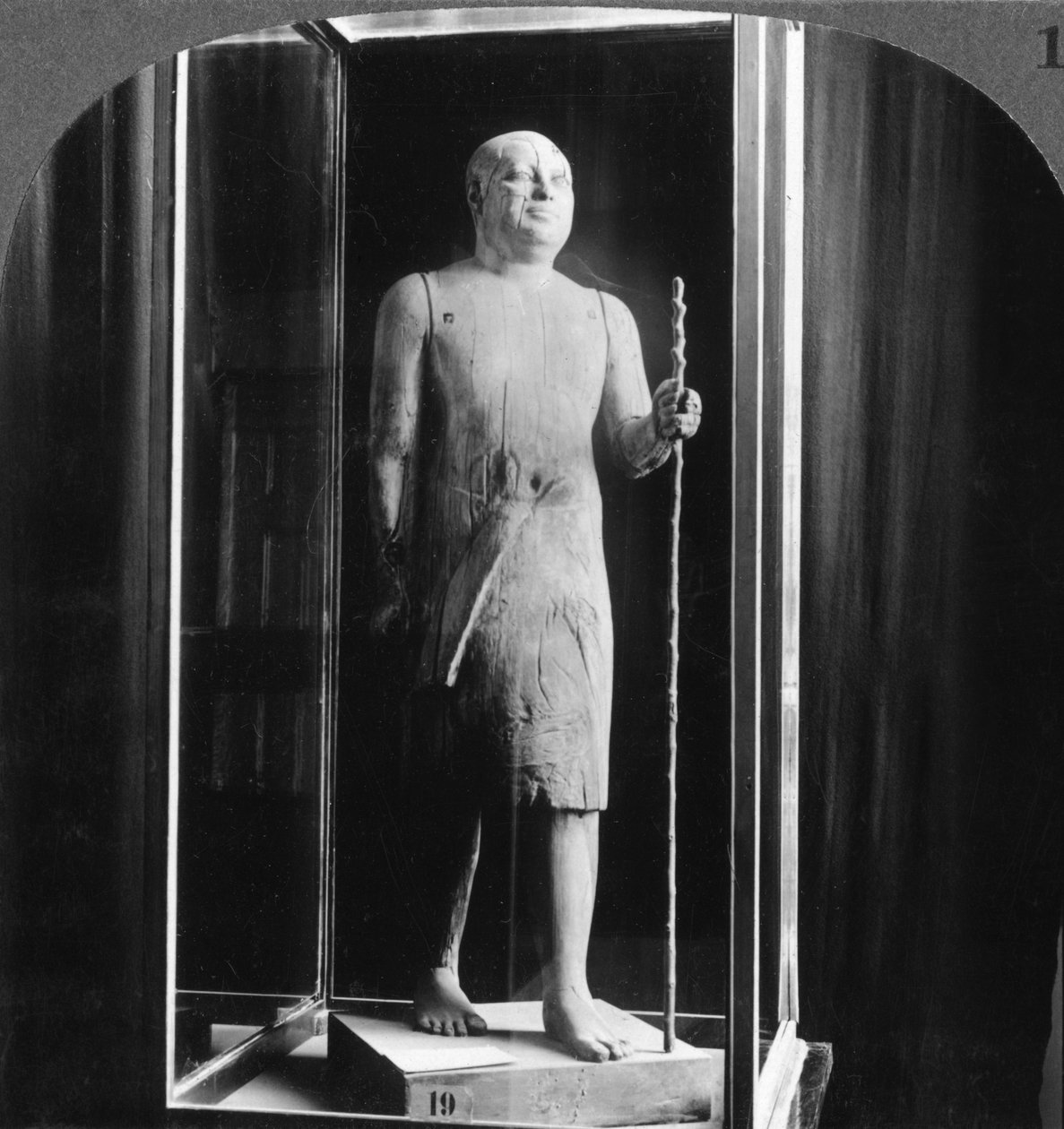A híres fából készült szobor, a Sheik-el-Beled, Kairó, Egyiptom, 1905. alkotó: Underwood and Underwood