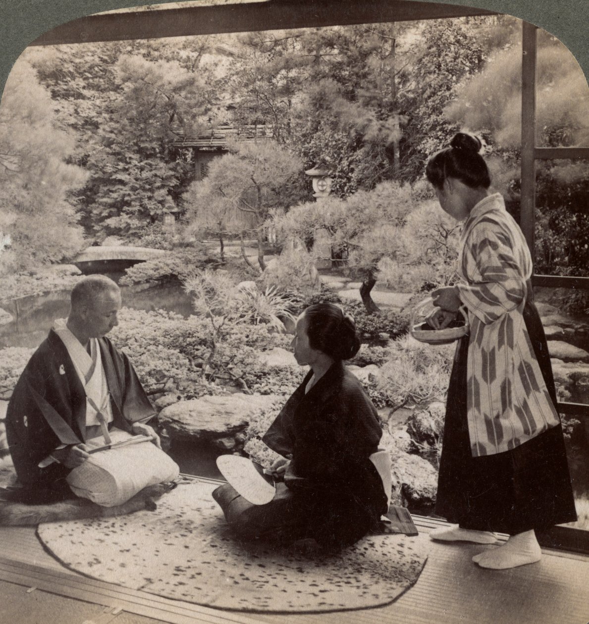 Y Namikawa úr, a művészeti ipar vezetőjének otthonának kertjei, Kiotó, Japán, 1904 alkotó: Underwood and Underwood