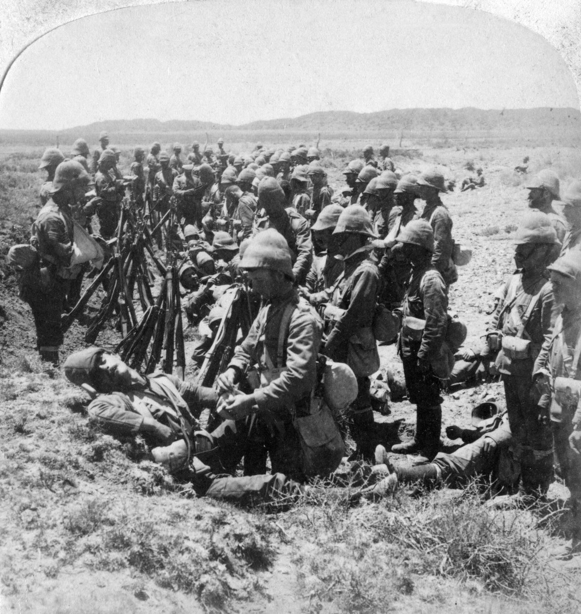 A szomorú névsorsolás, miután néhány britet levágtak Dordrechtben, 1900. december 30-án. alkotó: Underwood and Underwood