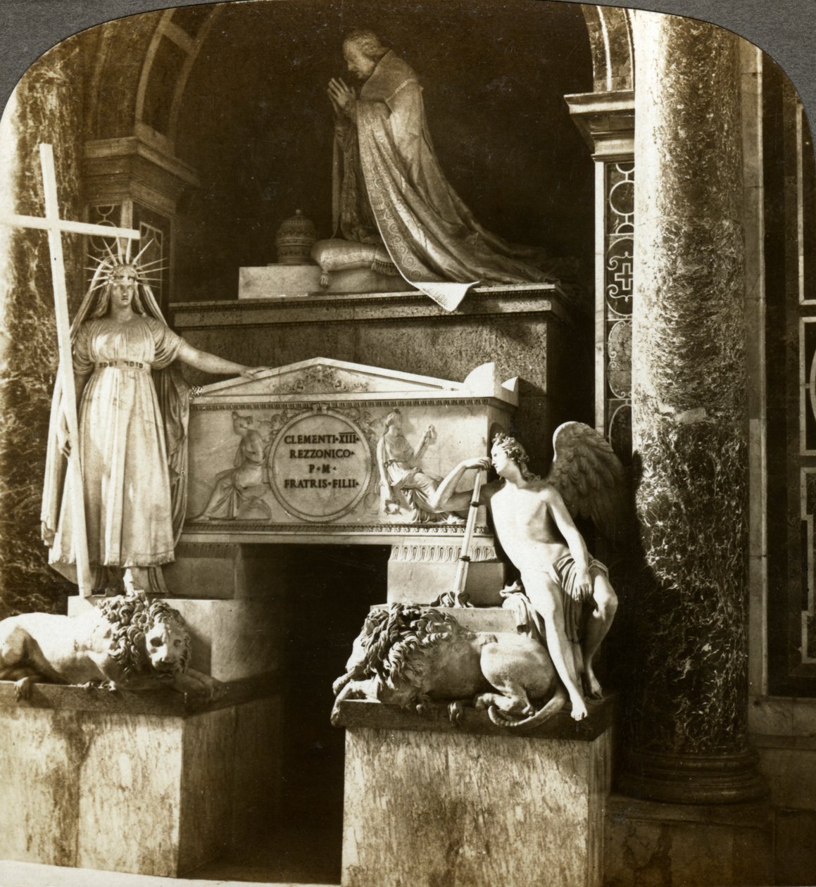 XIII. Kelemen pápa sírja, a Szent Péter-bazilika, Róma, Olaszország. alkotó: Underwood and Underwood