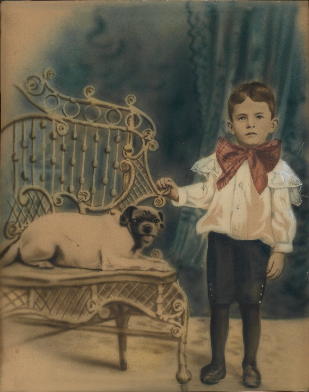 Fiú kutyával a széken alkotó: Unidentified