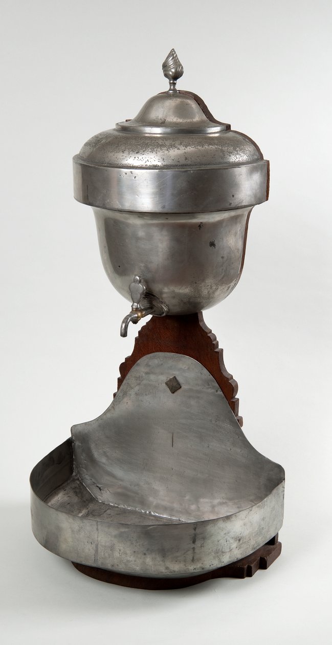 Fali ciszterna mosdóval alkotó: Unidentified Maker