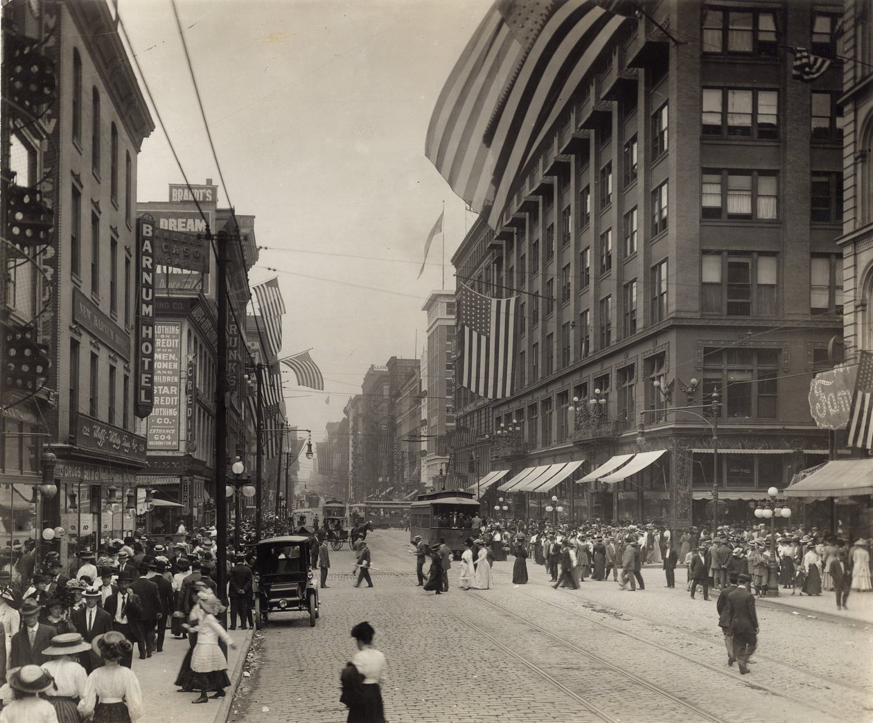 Washington Avenue a Hatodik utcától keletre nyugatra alkotó: Unknown