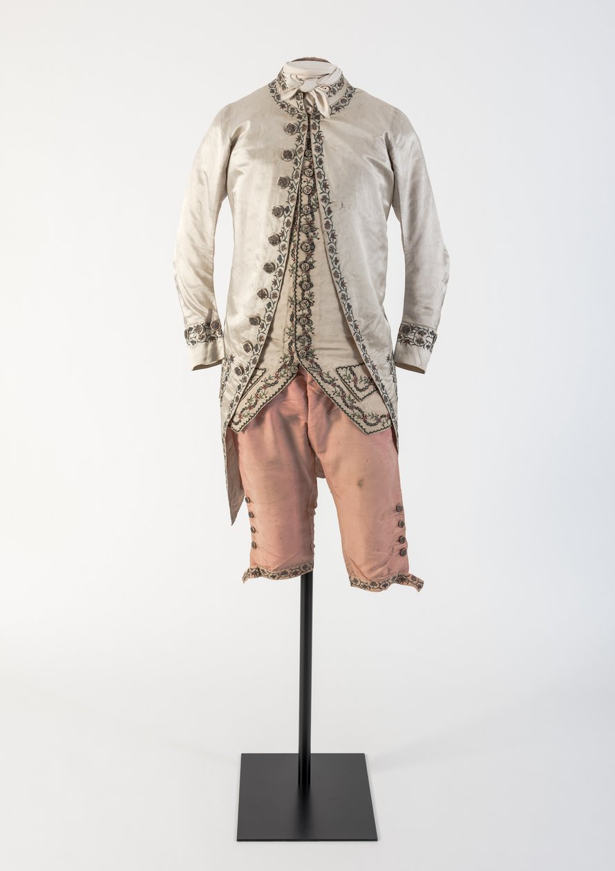 Férfi krémszínű selyem szatén hímzett kabát és rózsaszín selyem nadrág, 1780-as évek (selyem) alkotó: Unbekannt Unbekannt