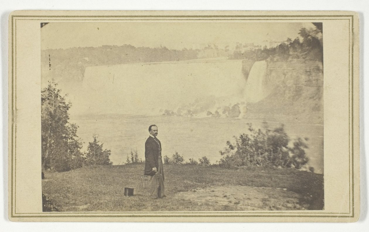 Cím nélkül (Ember a Niagara-vízesésnél) alkotó: Unknown