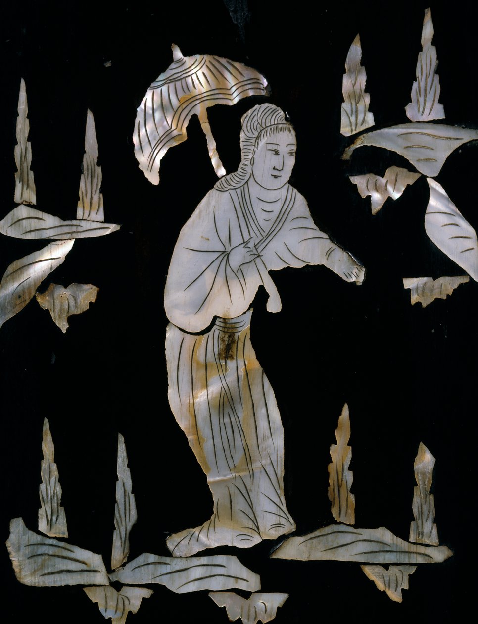 Női figura esernyővel, gyöngyház intarziás szekrény részlet, chinoiserie díszítéssel alkotó: Unknown artist