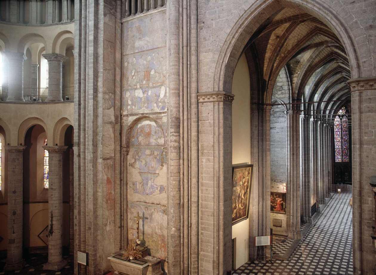 A belgiumi Tournai katedrális belseje. alkotó: Unknown artist