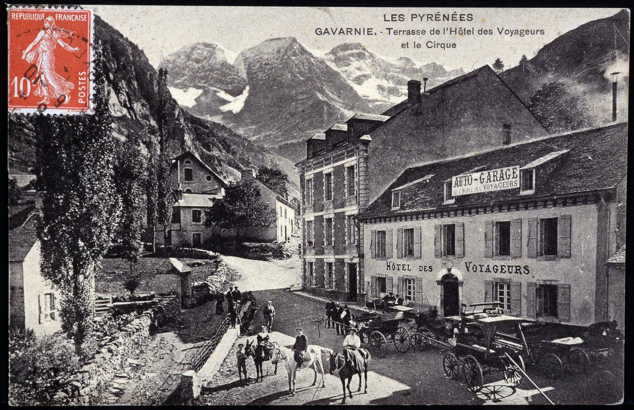 Les Pyrenees, Gavarnie: a Hotel des Voyageurs terasza és a cirkusz - képeslap, 19. század vége alkotó: Unknown artist