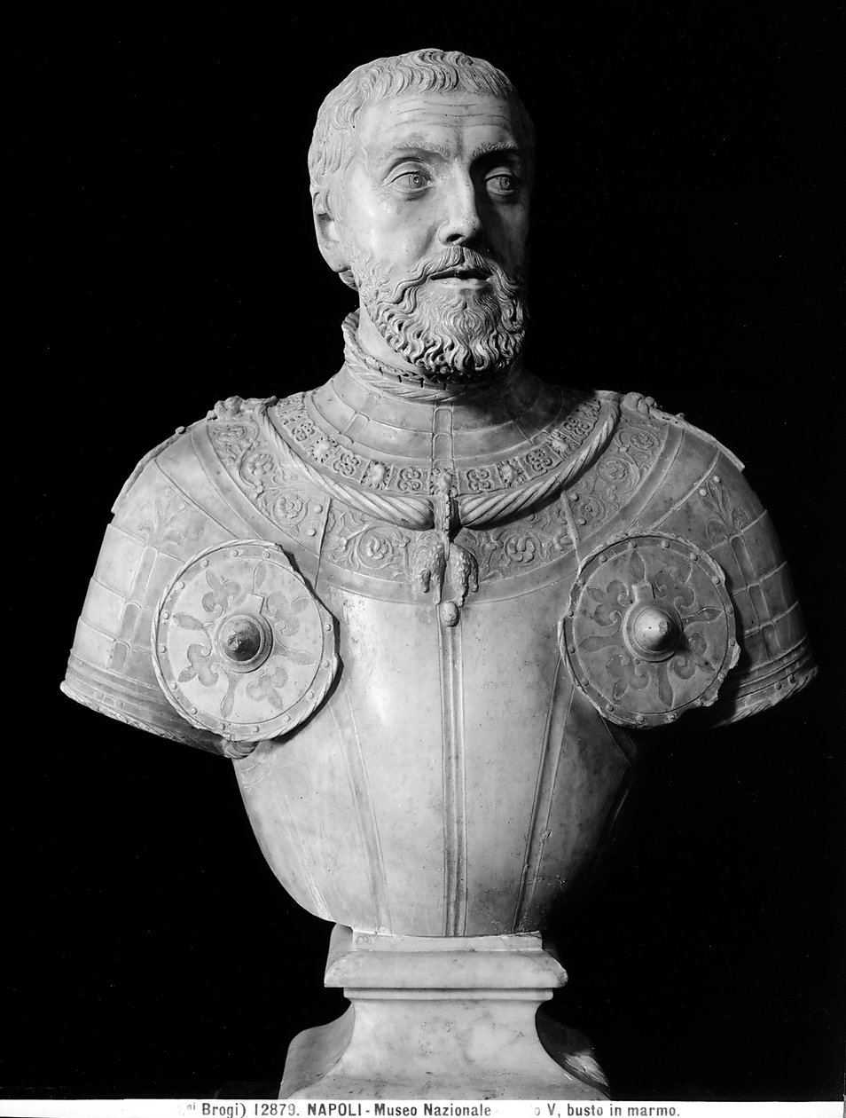 V. Károly márvány mellszobra alkotó: Unknown artist