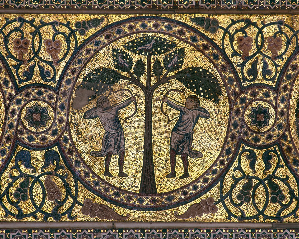 A királyi vadászat mozaikja (közelről), a Fountain Room, 1165-67 alkotó: Unknown