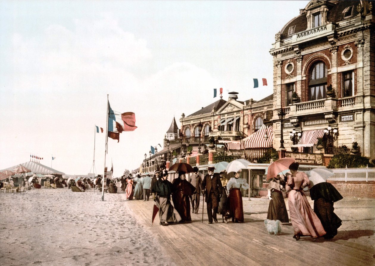 Promenade - Nagy nappali - Trouville. Photochrome c. 1890. alkotó: Unknown artist