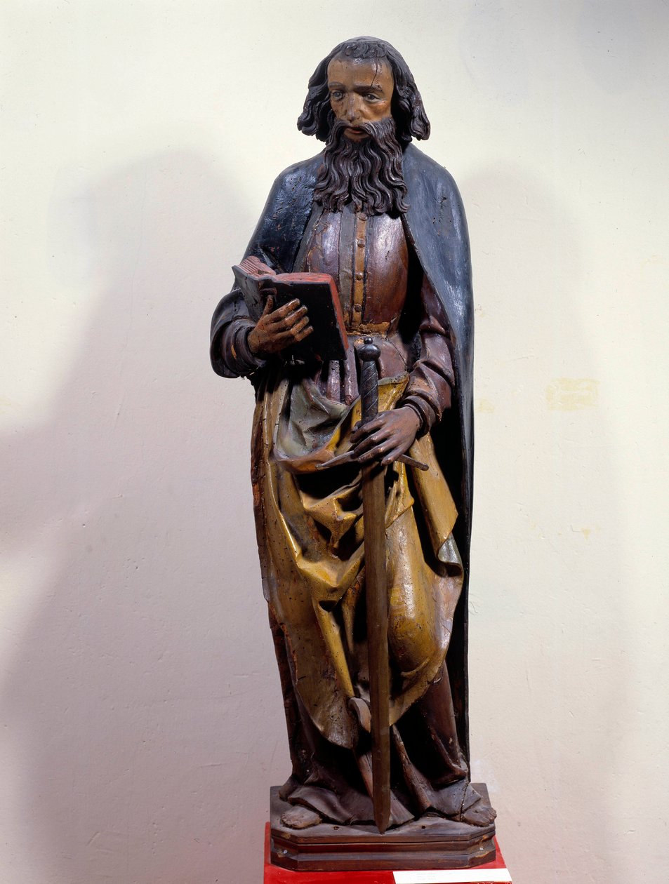 Szent Pál ábrázolása, aki könyvet tart a kezében. Polikróm faszobor. 15. század. Chartres, Szépművészeti Múzeum alkotó: Unknown artist
