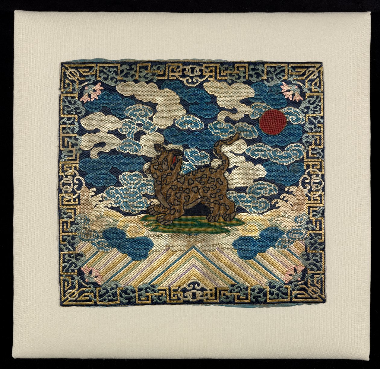 Katonai rangjelzés leopárddal (CBL C 3315) alkotó: Unknown artistUnknown artist