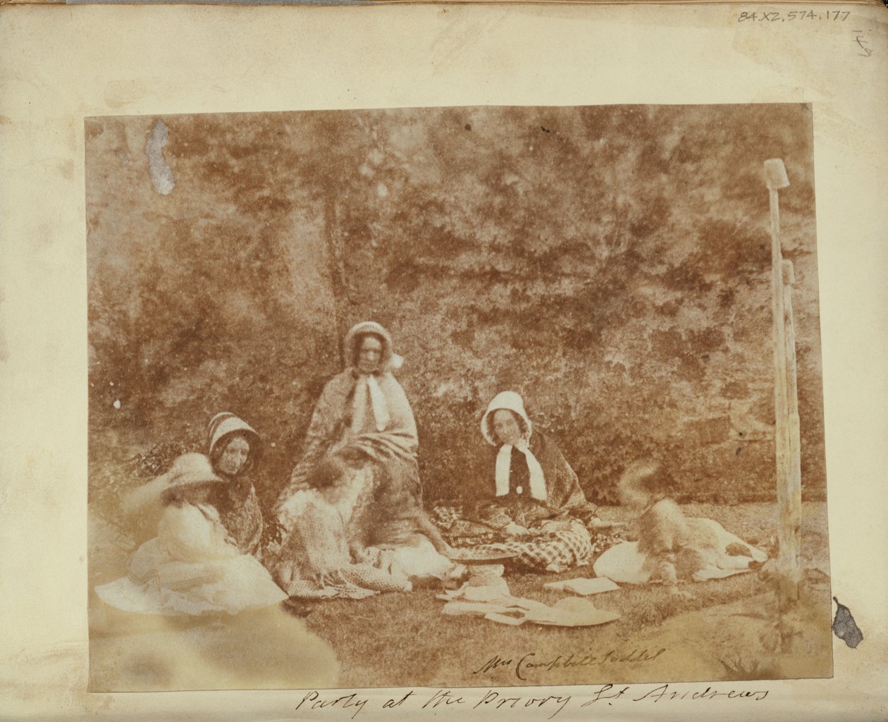 Piknik csoport. alkotó: Unknown artist
