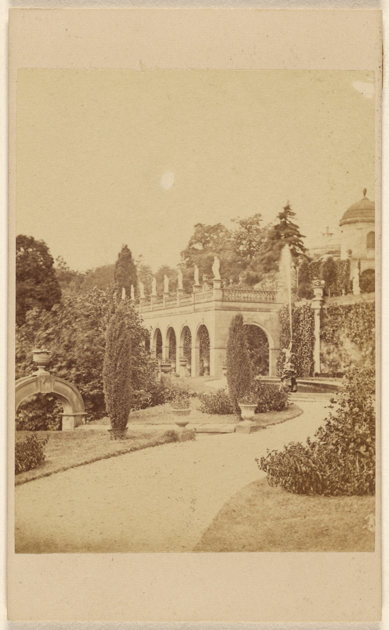 Alton Gardens - tér és szökőkút alkotó: Unknown artist