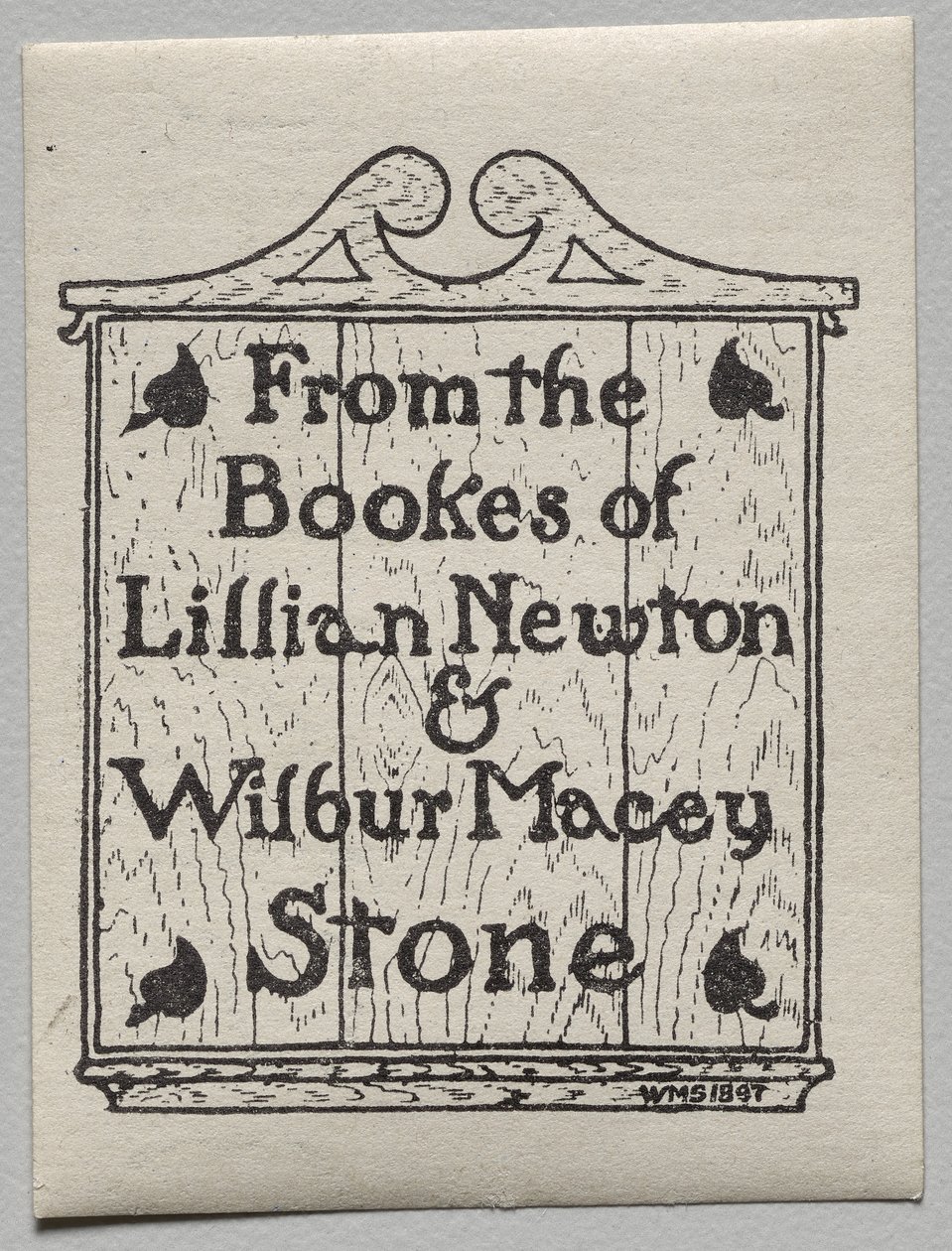 Könyvtábla: Lillian Newton és Wilbur Macey Stone alkotó: Unknown artist